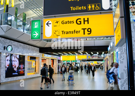 Boutiques à l'aéroport de Schiphol Banque D'Images