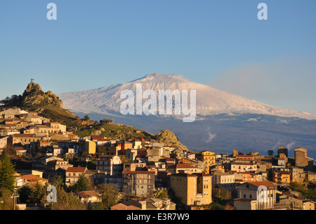 Vue de l'Etna à partir de Cesarò, coucher de soleil, Messine, Sicile, Italie, Europe Banque D'Images