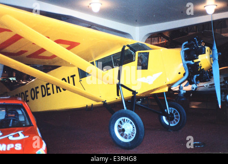 Cette photo de la collection Charles M. Daniels montre un avion Stinson Detroiter, qui a été utilisé principalement pour des rôles civils et militaires. Le Detroiter était un avion important dans les années 1930 pour le transport et la reconnaissance. Banque D'Images