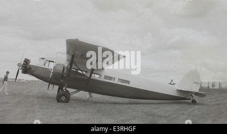 La photo de la collection Charles M. Daniels montre un modèle d'un avion Stinson, mettant en valeur la conception et les détails de cet avion remarquable. Le modèle Stinson a souvent été utilisé dans diverses applications civiles et militaires au milieu du XXe siècle. Banque D'Images