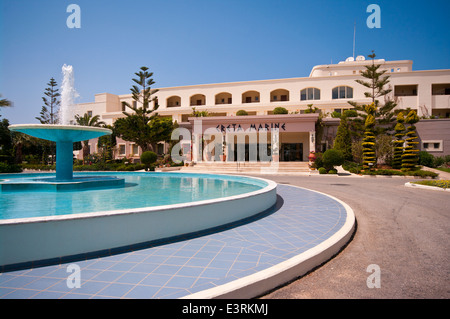 Entrée principale de l'Iberostar Creta Marine Hotel and Resort Crète Panormos Banque D'Images
