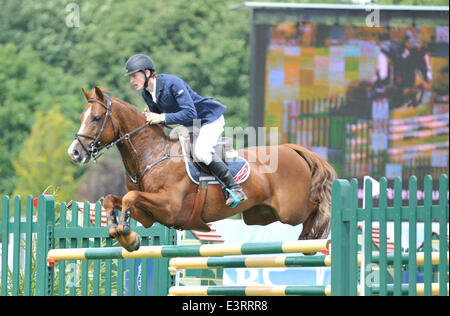 Hickstead, West Sussex, UK. 28 juin 2014. Equestrian.com 28.6.14 CSI**** Hickstead Derby, world class show jumping, West Sussex, UK. Jour 4, 3de la Tom Hudson Derby Trophy 1m50m. Gagnant Daniel Coyle (IRL) équitation Zuidam Crédit : Julie Badrick/Alamy Live News Banque D'Images