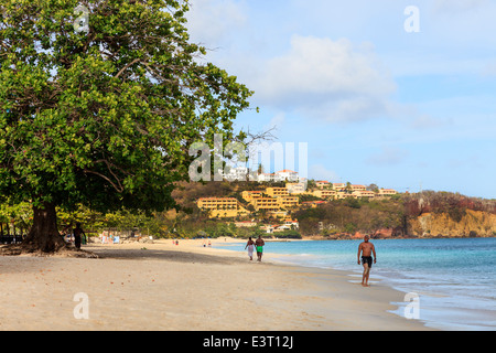 Vue sud sur la plage de Grand'Anse vers Point de quarantaine, St George, la Grenade, dans les Antilles Banque D'Images