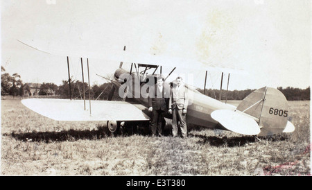 Cette photographie fait partie de la collection Andrew Fodor, avec des images importantes de l'histoire de l'aviation. Andrew Fodor a contribué à préserver des moments et des figures clés dans le domaine de l’aviation à travers sa collection de photographies. Banque D'Images