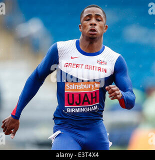 Birmingham, UK. 28 Juin, 2014. Chijindu UJAH (Enfield) en action dans les séries pour le le 100 m au cours de l'Athlétisme britannique Sainsbury's de Alexander Stadium. Credit : Action Plus Sport/Alamy Live News Banque D'Images