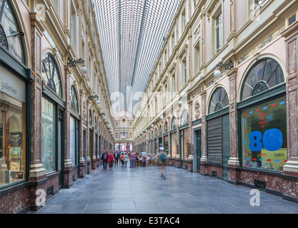 Bruxelles, Belgique - 16 juin 2014 : les Galeries Royales de st. Hubert. La tribune a été ouverte à l'année 1846. Banque D'Images