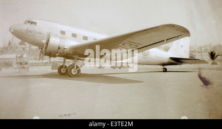 Le Douglas DC-2-112, immatriculé NC13731, fut un important avion de ligne, utilisé pour le transport aérien commercial. Cet avion, portant le n° 1257, était exploité par General Air Lines et servait également dans la RAAF sous l'immatriculation VH-CRF. Banque D'Images