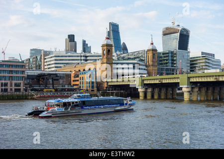 Tamise La Ville Cannon Street Station River Tour London Banque D'Images