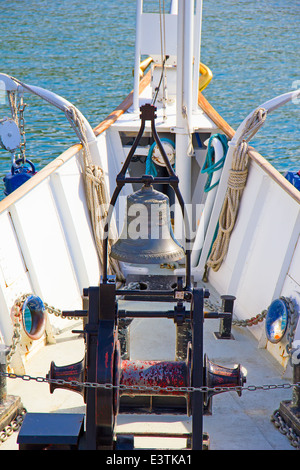 Bateau à vapeur d'époque près de la jetée sur le lac Léman (Suisse) Banque D'Images