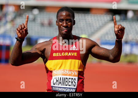 Birmingham, UK. 29 Juin, 2014. Dwain Chambers (Belgrave) célèbre sa victoire dans l'épreuve du 100m lors de la finale d'Athlétisme britannique Sainsbury's de Alexander Stadium. Credit : Action Plus Sport/Alamy Live News Banque D'Images