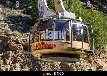 Voiture de tramway en rotation sur le Tramway Aérien de Palm Springs, Palm Springs, dans le Comté de Riverside, Californie du Sud, USA Banque D'Images