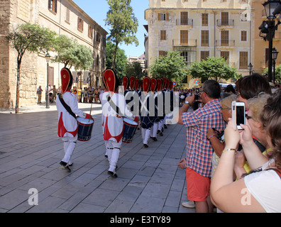 L'Almudaina, Palma - cérémonie de relève de la garde d'Honneur (dernier samedi de chaque mois) Palma de Majorque Banque D'Images