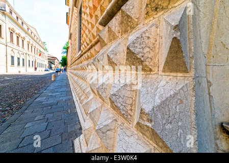 Palazzo dei Diamanti (Diamond Palace) à Ferrare, Italie Banque D'Images