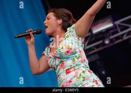 Caro Emerald en concert, Caro Emerald live on stage Banque D'Images