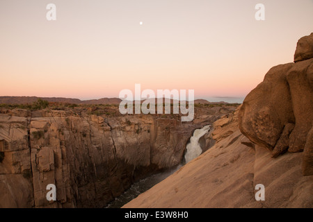 Coucher de soleil sur Augrabies Falls dans le Nord de l'Afrique du Sud de la province du Cap. Banque D'Images