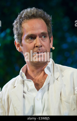 Tom Hollander dans 'un poète à New York" discussion sur la scène à l'Hay Festival 2014. Banque D'Images