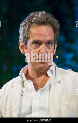Tom Hollander dans 'un poète à New York" discussion sur la scène à l'Hay Festival 2014. Banque D'Images