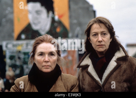 Certains fils de la mère 1996 Castle Rock film avec Helen Mirren (à droite) et Fionnula Flanagan Banque D'Images