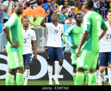 Brasilia, Brésil. 30 Juin, 2014. Paul Pogba la France (C) célèbre après avoir marqué un but lors d'une série de 16 match entre la France et le Nigeria de 2014 Coupe du Monde de la FIFA, à l'Estadio Nacional Stadium à Brasilia, Brésil, le 30 juin 2014. Crédit : Li Ming/Xinhua/Alamy Live News Banque D'Images