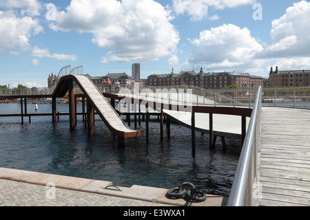 Kalvebod Waves, Kalvebod Bølge, un nouveau front de mer passionnant à Kalvebod Brygge dans le port intérieur de Copenhague, Danemark. Conception JDS / Agence urbaine. Banque D'Images
