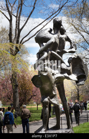 La Statue de Tempest par Milton Herald au Delacorte Theater dans Central Park illustre Prospero et Miranda, NYC, USA Banque D'Images