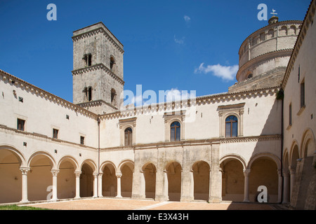 Cloître, Abbaye bénédictine de Saint Michel Archange, Maratea, province de Matera, Italie, europe, balislicata Banque D'Images