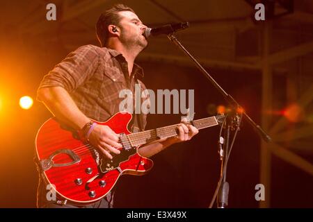 Milwaukee, Wisconsin, États-Unis. 29 Juin, 2014. Pays artiste DAVID NAIL effectue live at the 2014 Pays USA Music Festival à Oshkosh, Wisconsin © Daniel DeSlover/ZUMAPRESS.com/Alamy Live News Banque D'Images