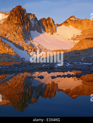 USA, Washington, Wenatchee National Forest, les lacs alpins Wilderness Area, d'enchantement, lac du bassin Brynhild Banque D'Images