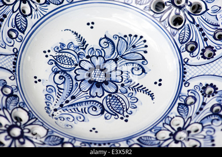 Détail d'objets décoratifs en céramique bleu, de Modra Slovaquie Banque D'Images