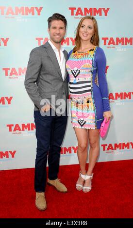 Los Angeles, CA, USA. 30 Juin, 2014. Eva Amurri, mari Kyle Martino aux arrivées de Tammy Premiere, TCL Chinese 6 cinémas (autrefois Grauman's), Los Angeles, CA 30 juin 2014. Credit : Elizabeth Goodenough/Everett Collection/Alamy Live News Banque D'Images
