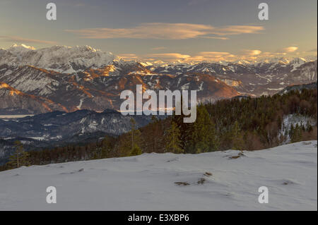 Vallée de l'Inn du Tyrol, au-dessous de Kufstein, gauche droite, Wilder Kaiser, Autriche Alpes de Kitzbühel Banque D'Images