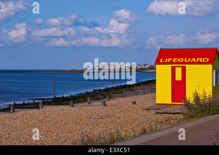 Lifeguard hut avec plage de Tankerton Swalecliffe Banque D'Images