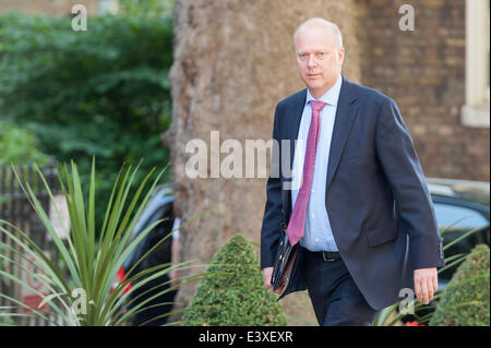 Downing Street, London, UK. 1er juillet 2014. Les ministres arrivent à Downing Street à Londres pour la réunion hebdomadaire du Cabinet. Photo : Chris Grayling MP - Lord chancelier et secrétaire d'État à la justice. Credit : Lee Thomas/Alamy Live News Banque D'Images