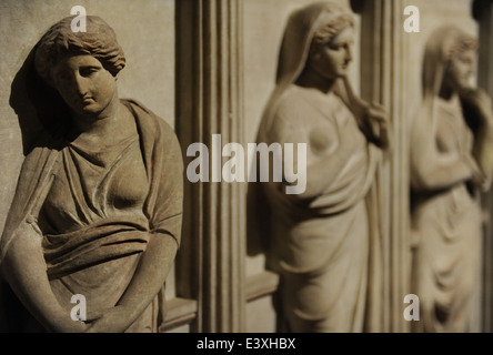 Sarcophage de deuil des femmes. 4ème siècle avant J.-C.. Pentelic marble. À partir de la nécropole royale de Sidon. Musée archéologique. Istanbul. Banque D'Images