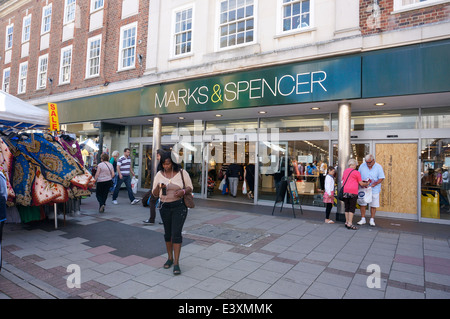 Marks & Spencer boutique dans la zone piétonne de la cité de Worthing West Sussex UK Banque D'Images