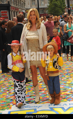 Juillet 18, 2010 - Londres, Angleterre, Royaume-Uni - Penny Lancaster assiste à la première UK de 'Toy Story 3' à l'Empire Leicester Square. (Crédit Image : © Ferdaus Shamim/ZUMA/ZUMAPRESS.com) fil Banque D'Images