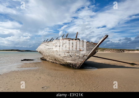 Bunbeg, Donegal : bateau naufrage sur une plage irlandaise Banque D'Images