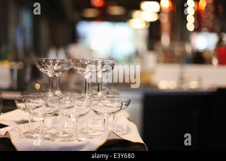 Pile de verres à cocktail Banque D'Images