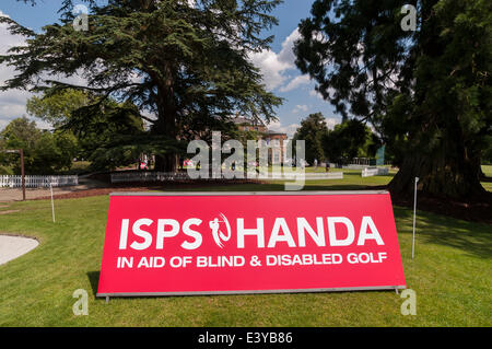 Denham, Londres, Royaume-Uni, 1 juillet 2014. Les fournisseurs d'HANDA Ladies European Masters 2014 - jour de pratique au Buckinghamshire golf club. Un champ de 144 concurrents représentant 33 nationalités différentes avec plus de 300 titres internationaux dans le raccord en t Ladies European Tour's tournoi domicile. Crédit : Stephen Chung/Alamy Live News Banque D'Images