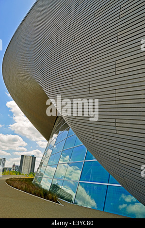 Détail de l'Aquatics Centre de Londres au Queen Elizabeth Olympic Park, Stratford, London, England, United Kingdom Banque D'Images