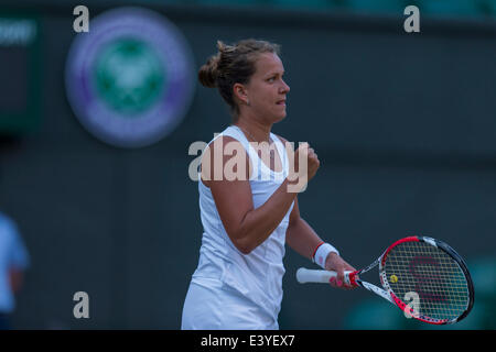 Londres, Royaume-Uni. 1er juillet 2014. Jour 8 championnats de Wimbledon Barbora Zahlavova Strycova célèbre Tchèque de gagner un point contre Petra Kvitova de République tchèque République pendant huit jours en simple féminin - quart de finale match au tennis de Wimbledon à l'All England Lawn Tennis Club à Londres, Royaume-Uni. Credit : Action Plus Sport/Alamy Live News Banque D'Images