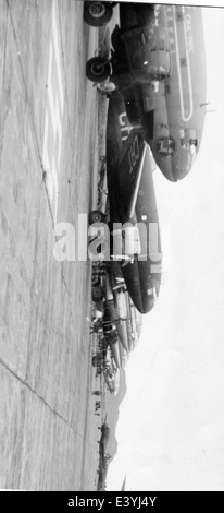 C-46s pour le transport aérien civil à Sanya sur la base aérienne de l'île de Hainan dans l'évacuation de la Chine continentale Novembre 1949 Banque D'Images