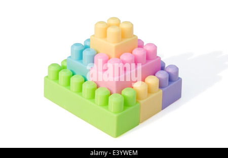 Pyramide de briques toy with clipping path Banque D'Images