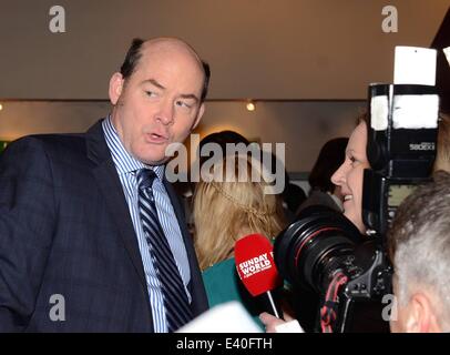 Les clients arrivent à la première de "Présentateur Irlandais 2 : La légende continue' à la Savoie... Avec : David Koechner Où : Dublin, Irlande Quand : 09 déc 2013 Banque D'Images