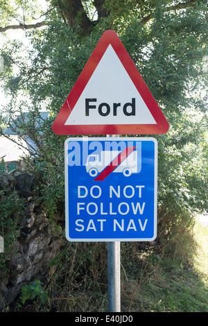 'Ford : Ne suivez pas Sat Nav' panneau d'avertissement dans Morland village, Cumbria, Royaume-Uni Banque D'Images