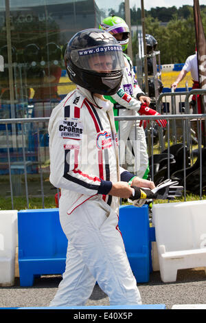 Strictly Come Dancing's Brendan Cole prenant part à au Mercedes-Benz World Karting dans le célèbre circuit de Brooklands, dans le Surrey, la collecte de fonds pour la Fondation Henry Surtees. 01.07.2014 Brooklands Theodore Liasi/Alamy Live News Banque D'Images
