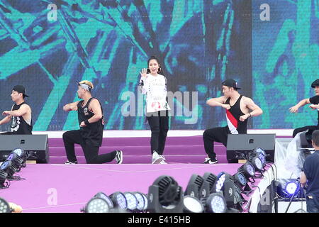 BoA chanteur joue sur la scène au 2ème Festival du Dôme de Hong Kong à Hong Kong, Chine Le Mardi Juillet 1,2014. Banque D'Images