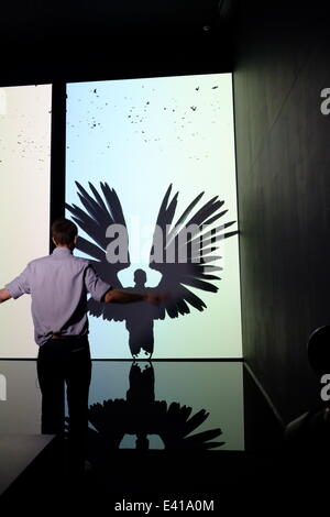 Le Barbican, Londres, Royaume-Uni. 2 juillet, 2014. La révolution numérique est une célébration et l'exploration de l'art et la technologie numérique depuis les années 1970. Megawhat Crédit : Rachel/Alamy Live News Banque D'Images