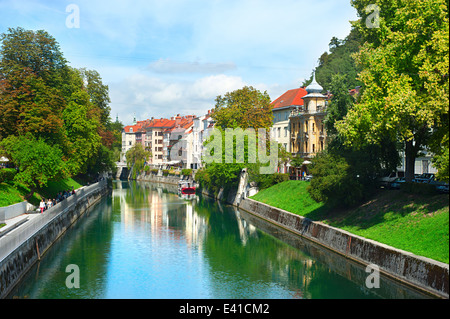 Belle rivière Ljubljanica au soleil 24. Ljubljana, Slovénie Banque D'Images