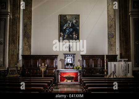 L'Aquila, Italie. 2 juillet, 2014. A l'intérieur de l'église de Santa Maria del Suffragio, À L'Aquila, Italie, le 2 juillet 2014, endommagé après le séisme du 6 avril 2009. © Manuel Romano/NurPhoto/Zuma sur le fil Banque D'Images